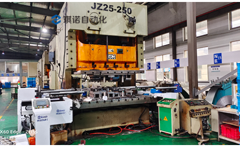 250T沖床三次元機(jī)械手，BYD新能源汽車